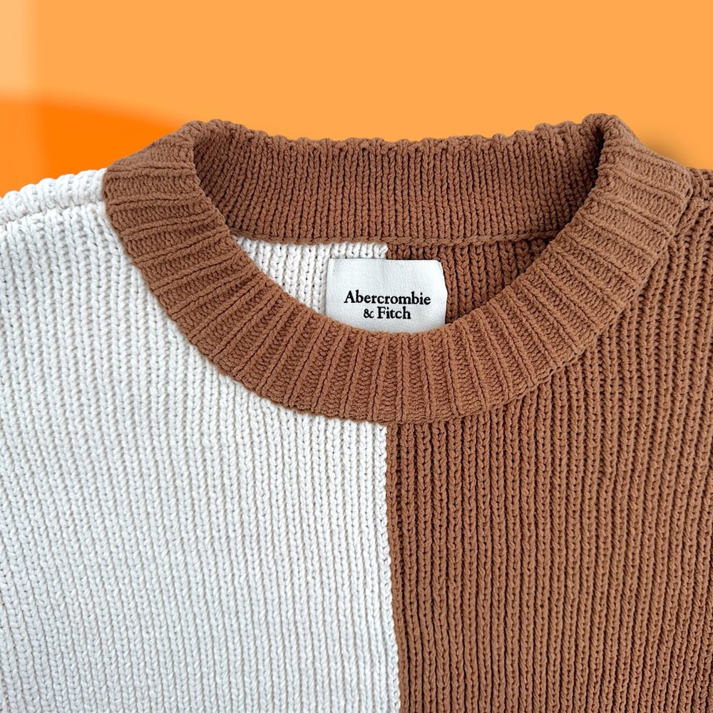 ✨ABERCROMBIE & FITCH✨
Brown & White Spliced Sweater - Picture 4 of 7